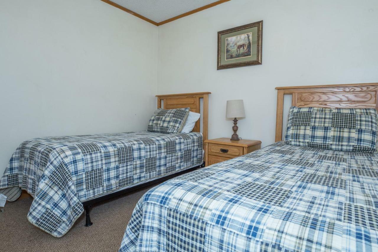 Вилла Springmaid Mountain Spruce Pine Экстерьер фото